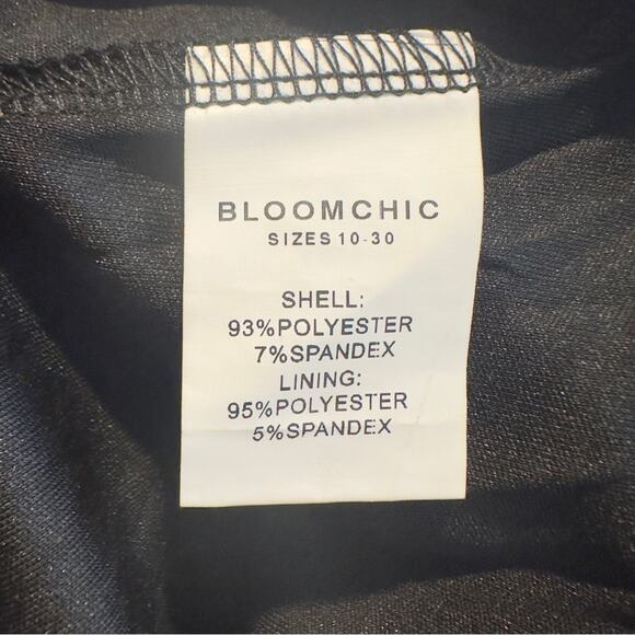 Bloomchic Solid Pocket Laser Cut Surplice Neck Knee Dress Black Size 12 NWT - Picture 6 of 6